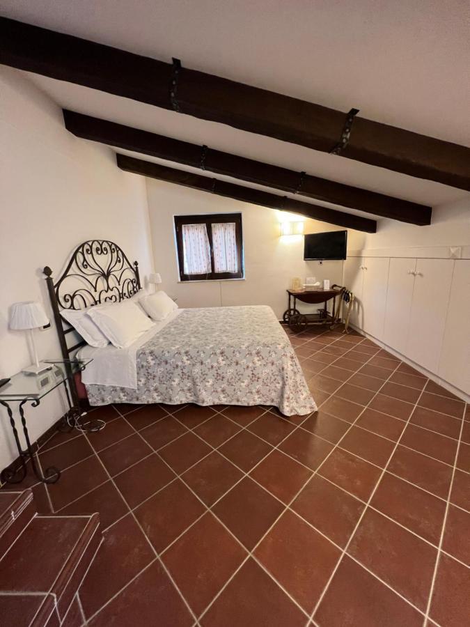 Il Casale Di Riardo Luxury B&B ภายนอก รูปภาพ