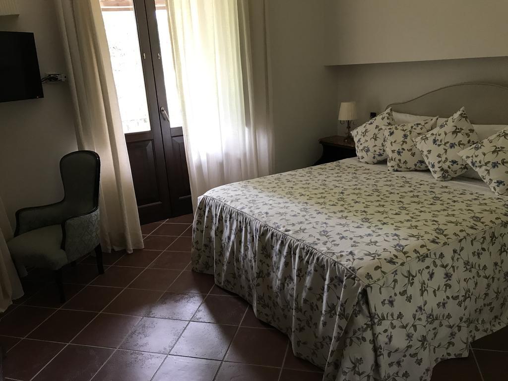 Il Casale Di Riardo Luxury B&B ภายนอก รูปภาพ